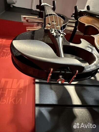 Электроскрипка Livingstone L-EV01 4/4