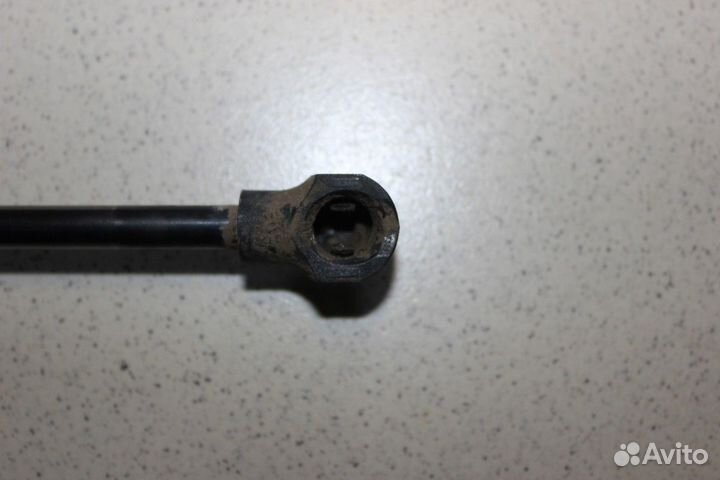 Амортизатор двери крышки багажника xray Х Рей