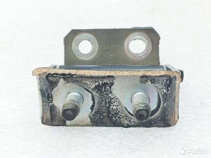 Петля двери багажника задняя левая Nissan Qashqai