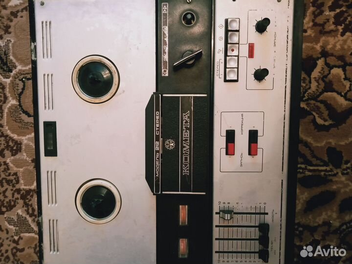 Катушечный магнитофон комета