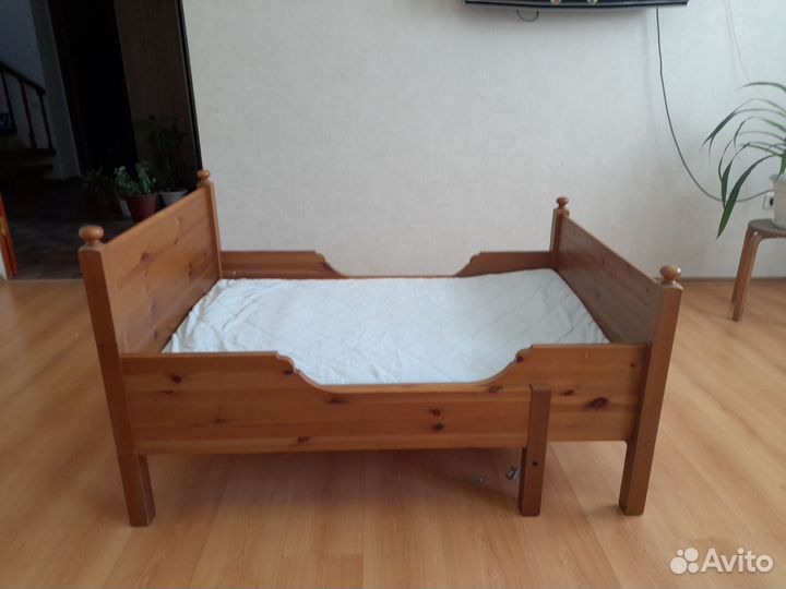 Кровать