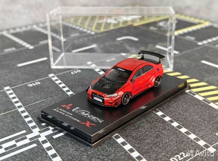 Модель 1:64 Mitsubishi Lancer Evolution X CM-model