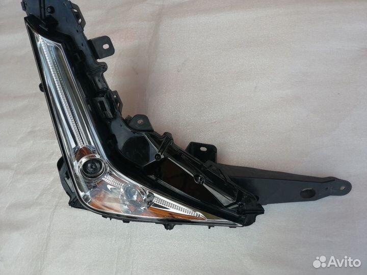 Противотуманка левая Lexus Lx 3