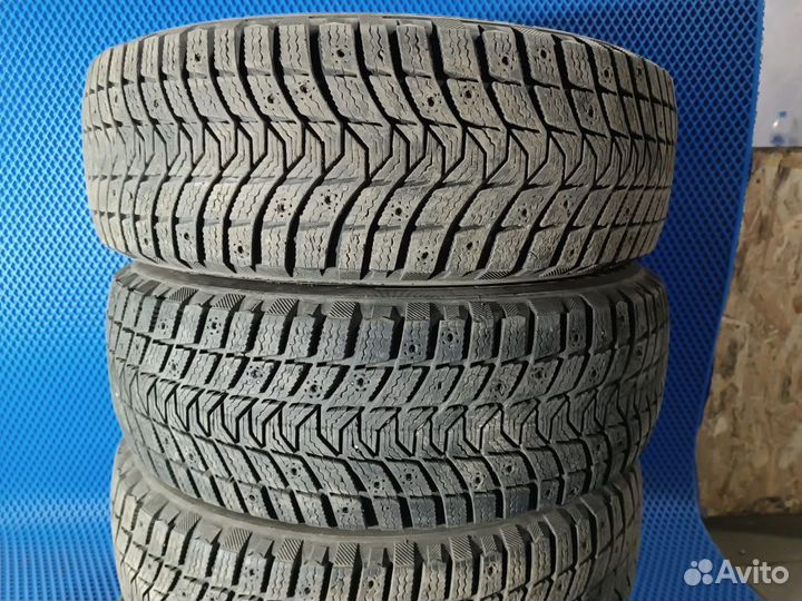 Michelin X-Ice North 3 215/65 R16