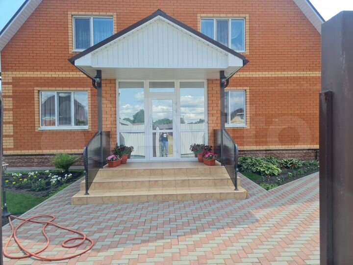 Коттедж 184,3 м² на участке 17,5 сот.