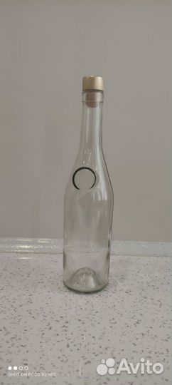 Бутылки, пробки, этикетки