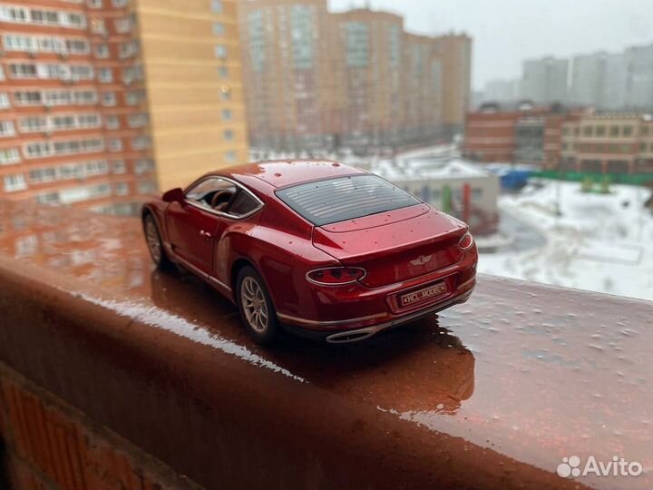 Модель металлическая Bentley Continental GT Красны