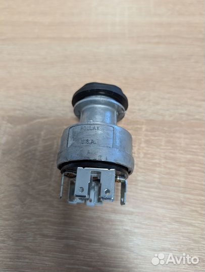 Замок зажигания (без ключей и личины) Freightliner