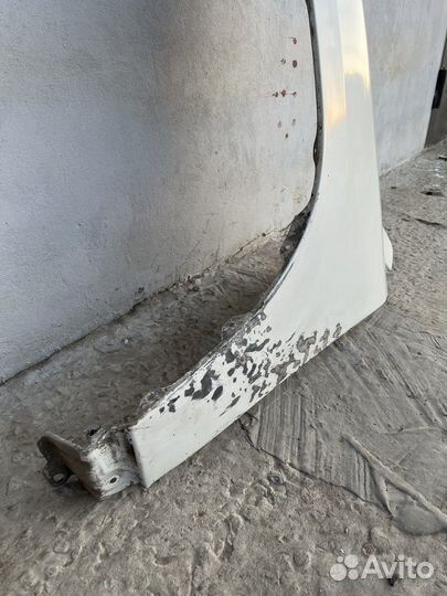 Крыло левое Land Cruiser 200 2012-2015