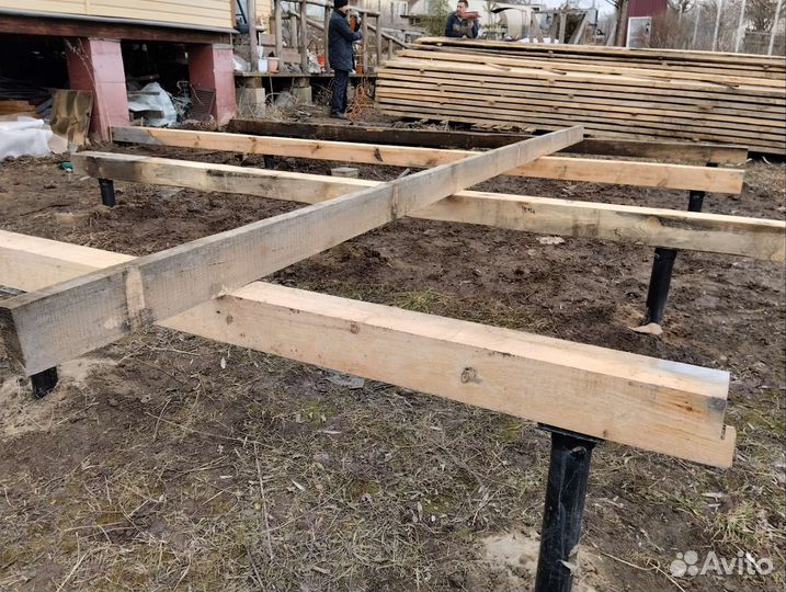 Винтавй свай фундамент и подьëм дома