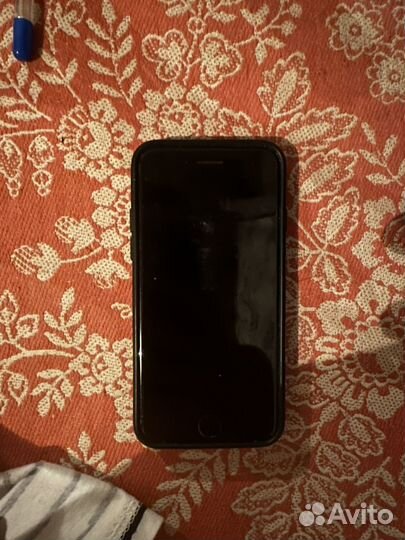 Телефон iPhone 7