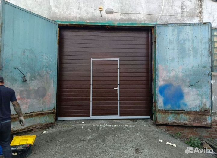 Гаражные ролетные ворота с доставкой