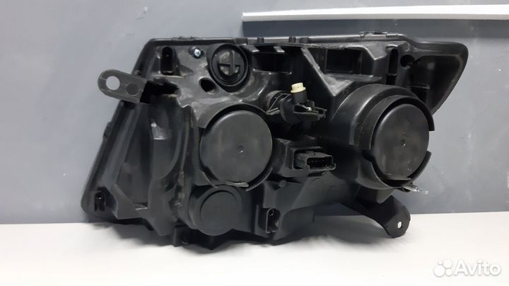 Фара Nissan Terrano