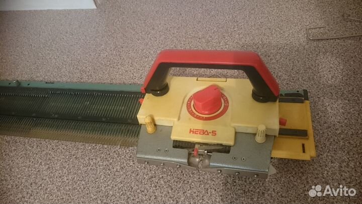 Вязальная машинка Нева-5