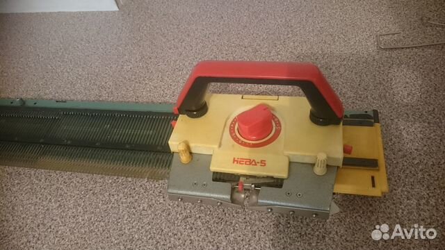 Вязальная машинка Нева-5