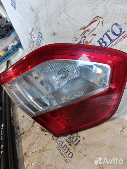 Фонарь задний внутренний левый Renault Fluence I
