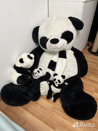 Большой плюшевый медведь (панда)