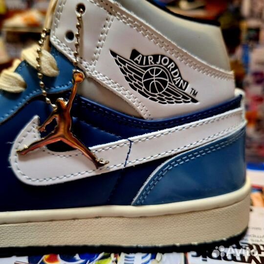 Кроссовки Air Jordan 1 Retro Mid Blue