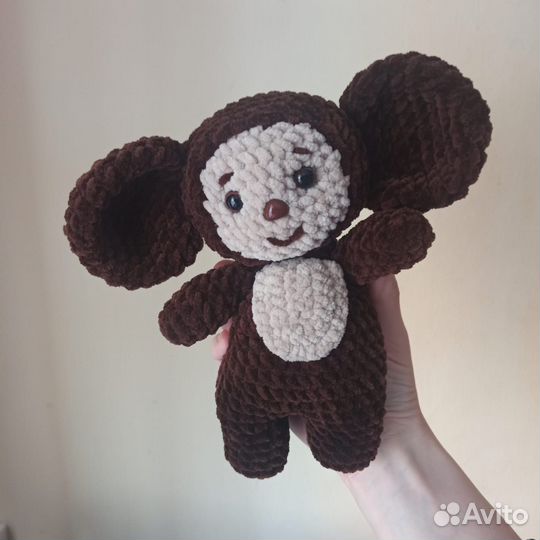 Вязаная игрушка Чебурашка
