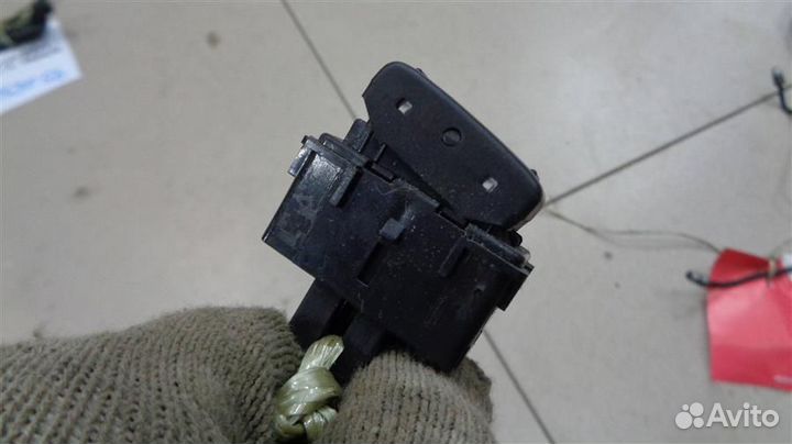 Кнопка блокировки дифференциала Nissan Navara D40