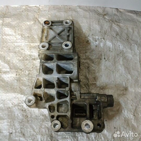 Кронштеин гидроусилителя Mitsubishi lancer 10