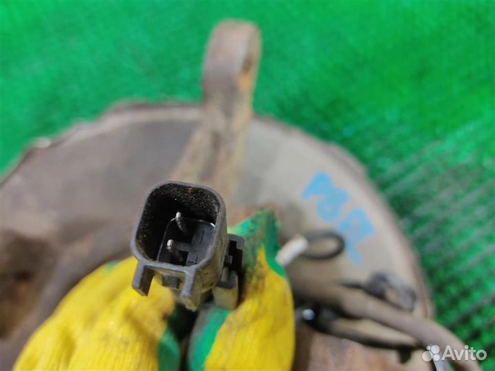 Кулак передний левый Mitsubishi Lancer 10 2010