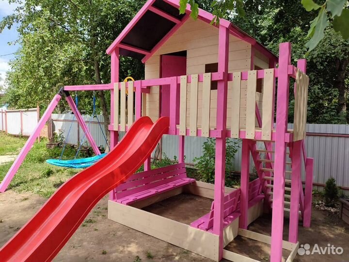 Детские деревянный домик на сваях