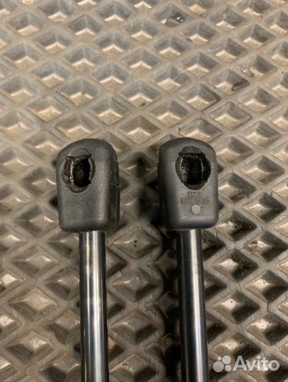 Амортизатор капота Bmw 7-Series G12 B57D30A/B57O