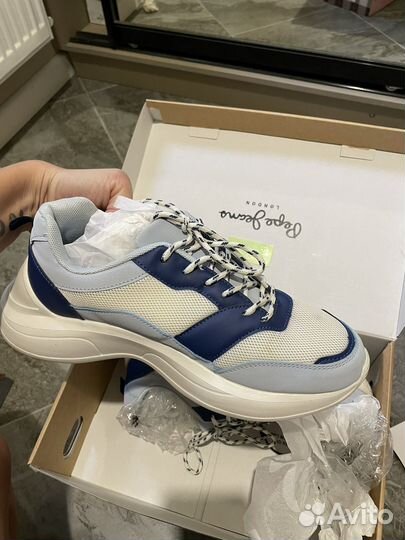 Кроссовки женские 40 размер бу