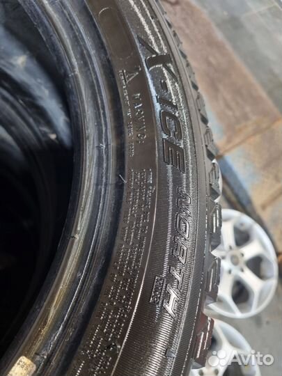 Michelin X-Ice North XIN2 215/50 R17