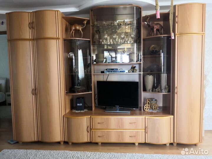 Стенка в гостиную со шкафом