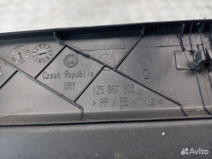 Обшивка крышки багажника Skoda Octavia A5 1.6 BSE