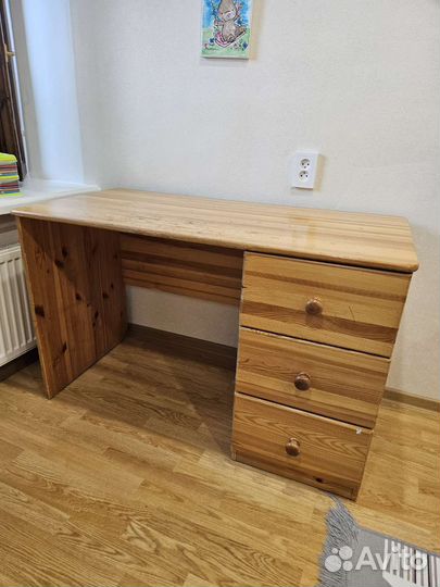 Письменный стол универсал и стул