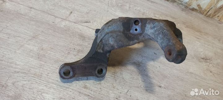 Кулак поворотный правый nissan juke (F15)