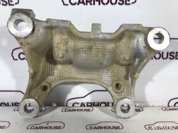 Кронштейн двигателя передний левый Honda Crv 2.0