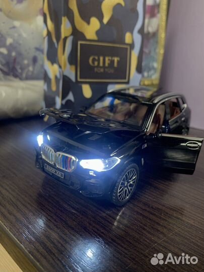 Машинка моделька bmw x5m