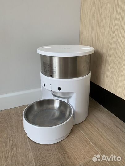 Автоматическая кормушка для животных