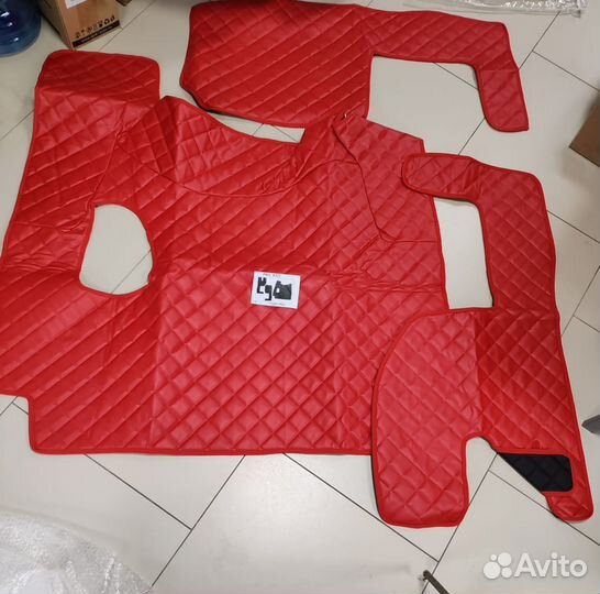 Ковер салона из искусственной кожи