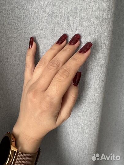 Модель на маникюр