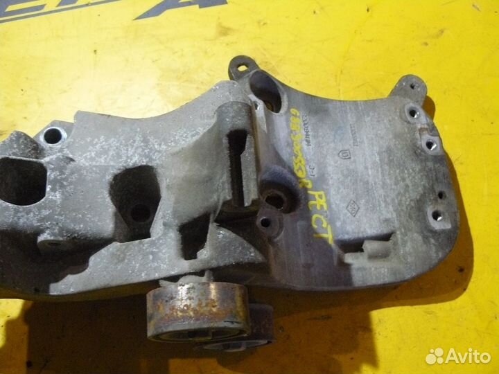 Кронштейн генератора для Renault Logan 2013г