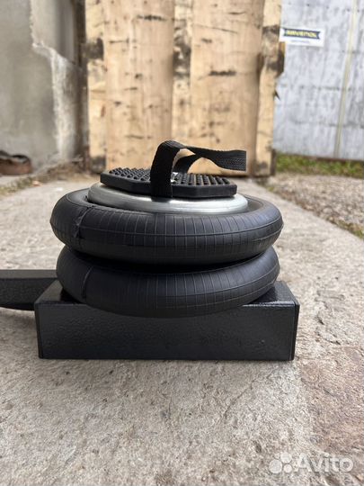 Пневмодомкрат