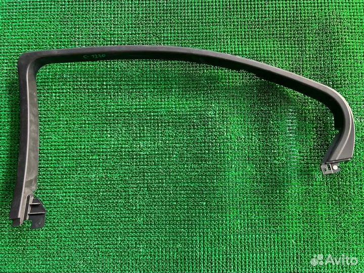 Обшивка двери прав. зад. Lexus LS460