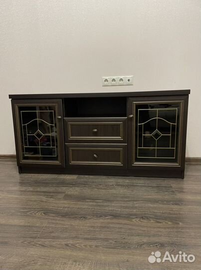 Тумба под телевизор из массива