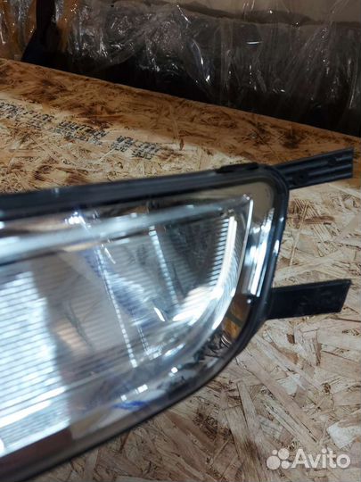 Правая противотуманная фара VW Passat B8
