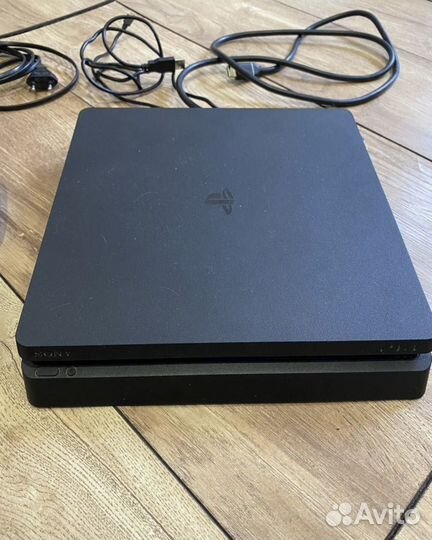 Sony playstation 4 slim