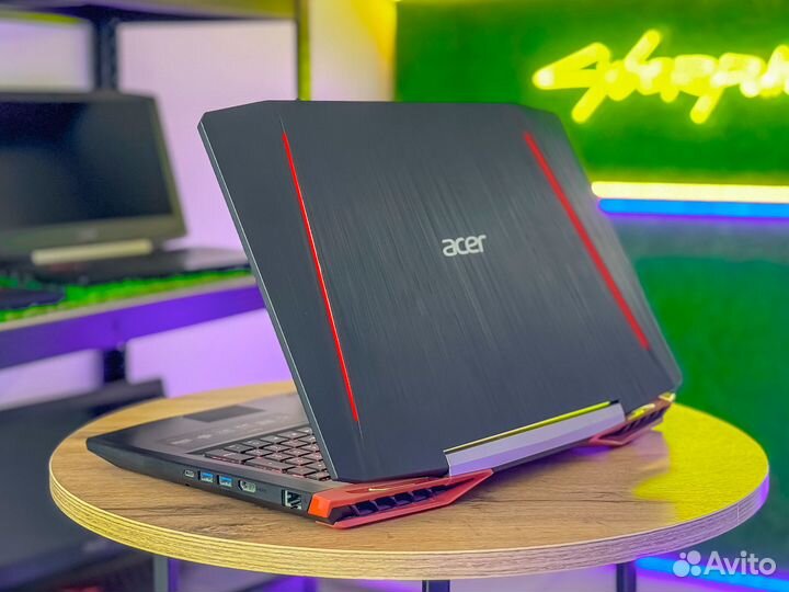 Игровой ноутбук Acer: i7 + GTX1050Ti + SSD