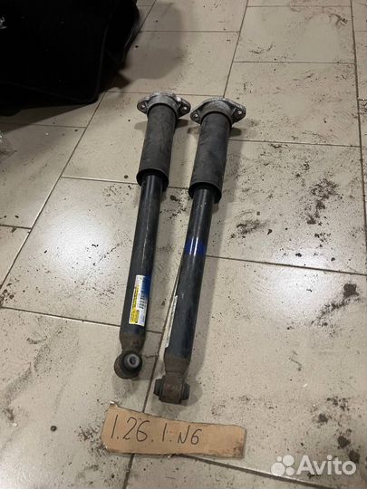 W205 Mercedes C205 амортизатор задний