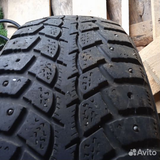Kumho I'Zen Stud Snow KW11 18.8/65 R15