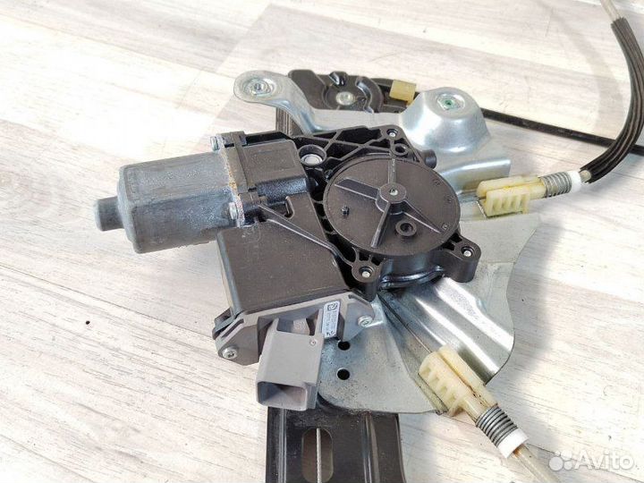 Стеклоподъемник передний правый Opel Astra J