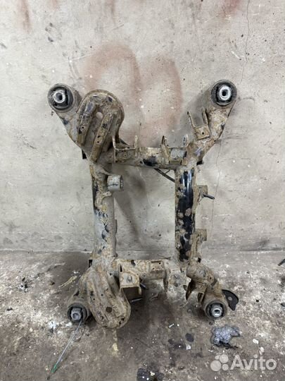 Задний подрамник range rover 3 l322